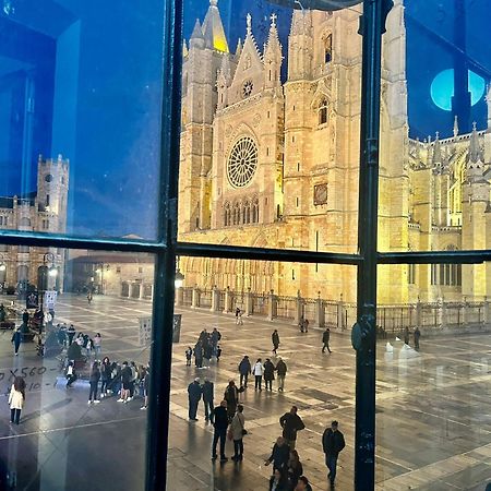 Hotel Albany Ancha León Exterior foto The Cathedral of the Holy Saviour