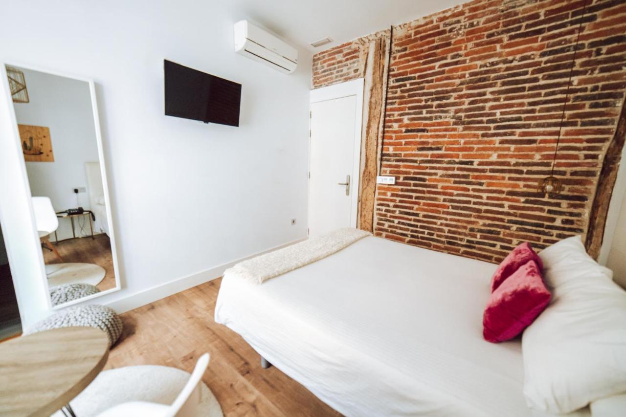Hotel Albany Ancha León Exterior foto A room at the hotel
