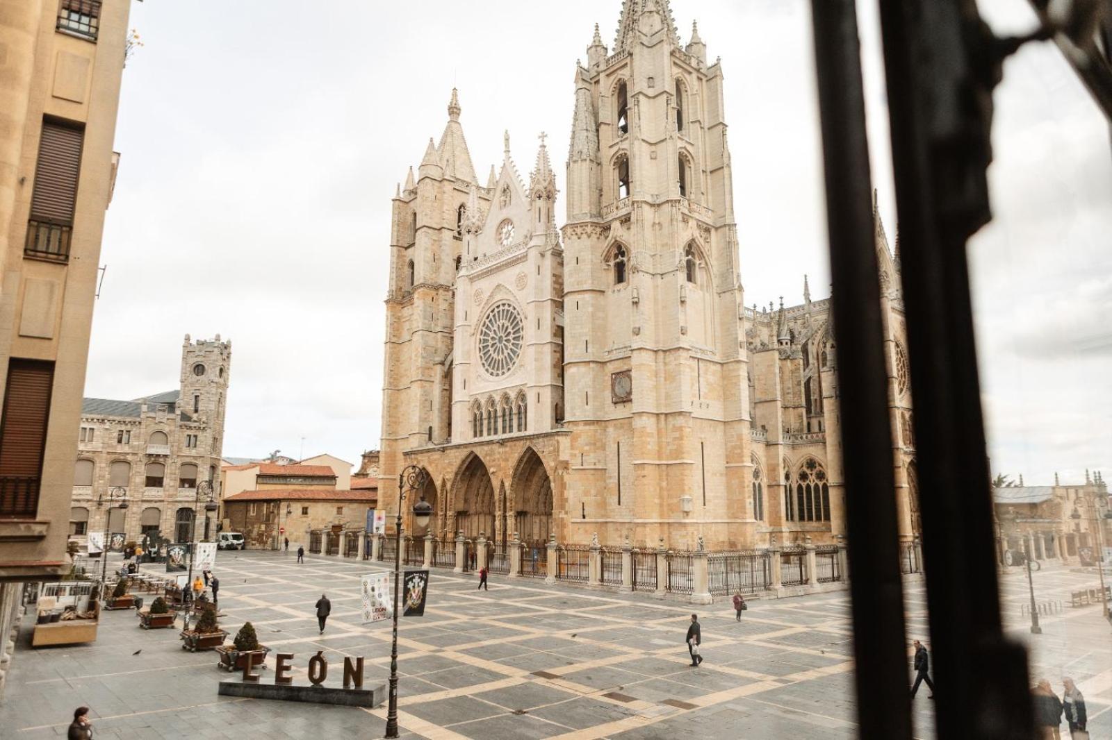 Hotel Albany Ancha León Exterior foto León Cathedral