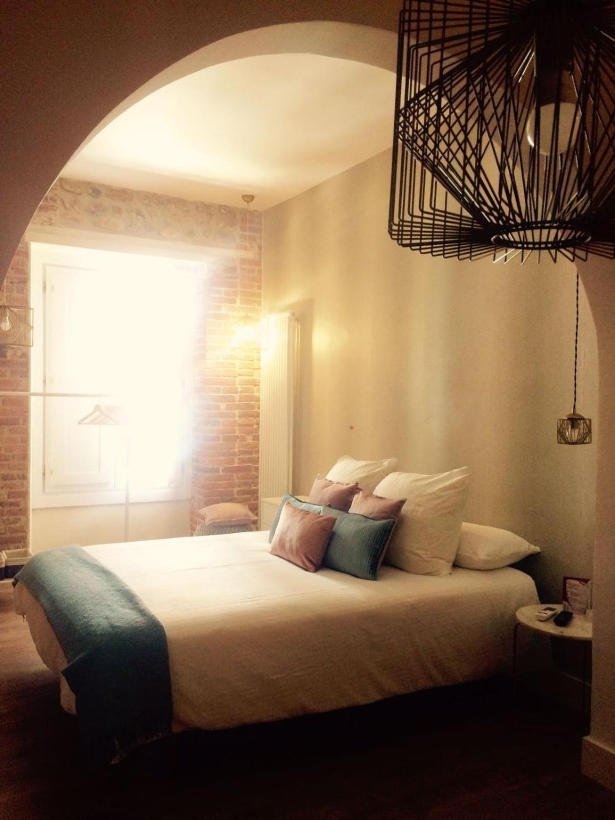Hotel Albany Ancha León Exterior foto A bedroom at the hotel